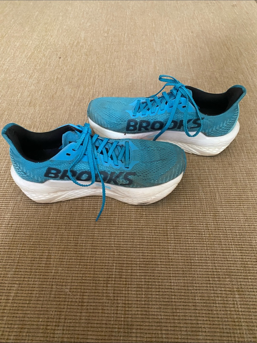 Brooks Hyperion Max 2 Women's Teal Running Shoes with Coral Accents - Picture 7 of 10